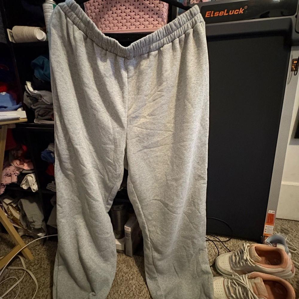 SHEIN Gray Curve Sweatpants